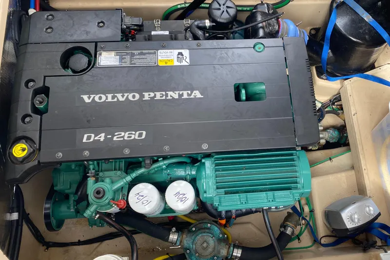 Slide: The Image of Volvo Penta D4-260 engine in 2016 Ranger Tugs R-29S boat, detailed view. - 40