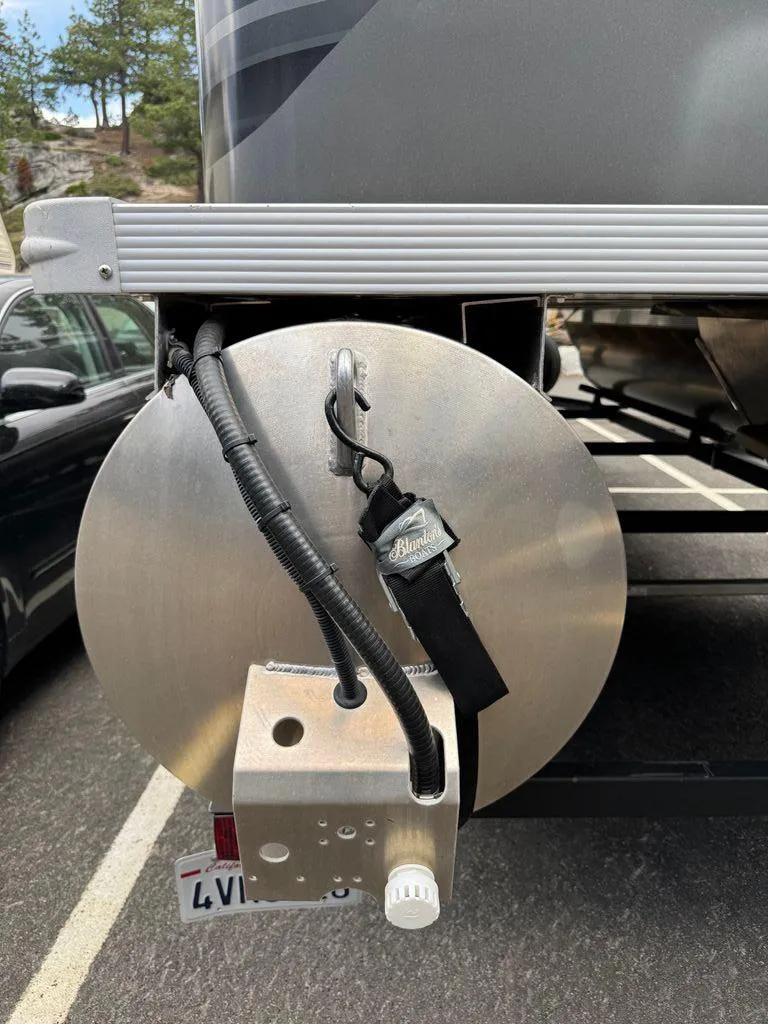 Slide: The Image of Tahoe Sport CR 2180 2023 - 12