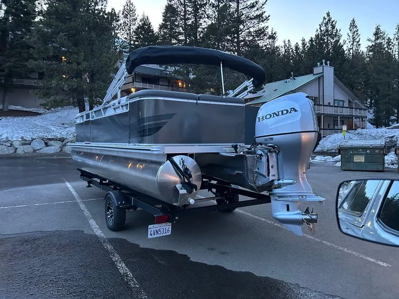 Slide: The Image of Tahoe Sport CR 2180 2023 - 15