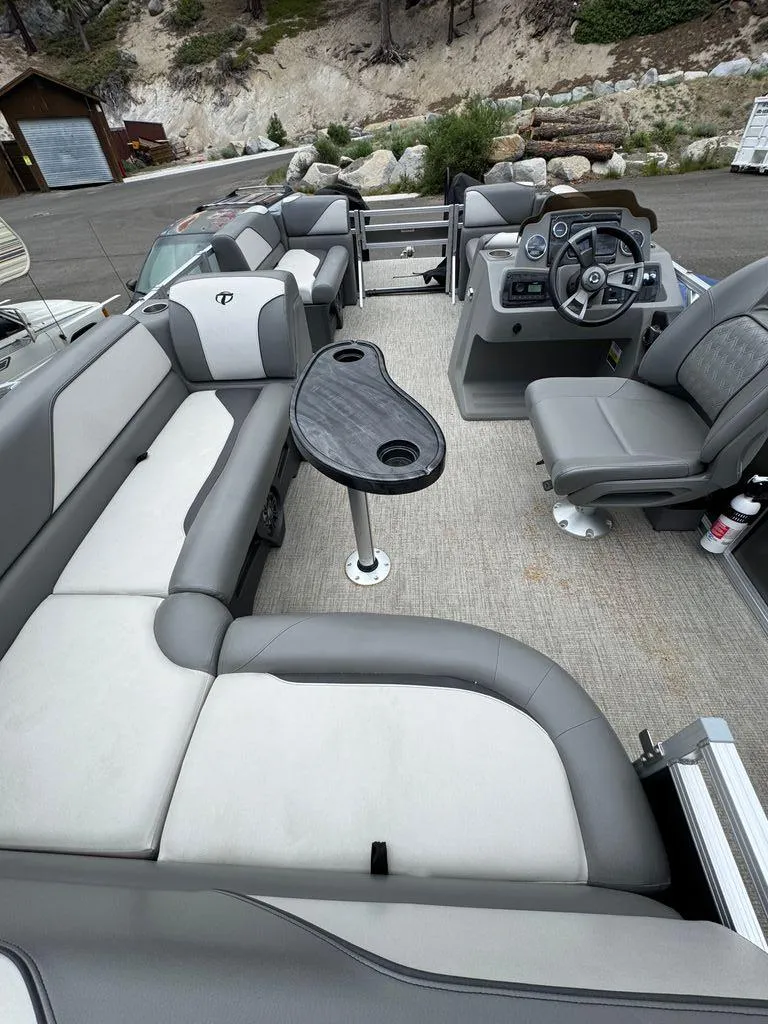 Slide: The Image of Tahoe Sport CR 2180 2023 - 4