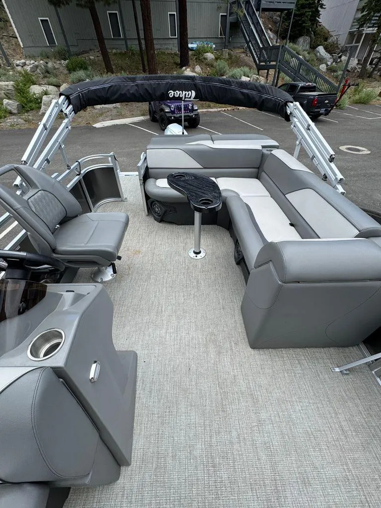 Slide: The Image of Tahoe Sport CR 2180 2023 - 7