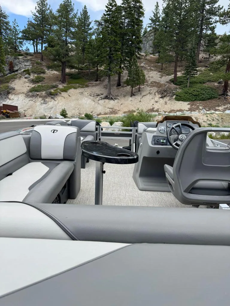 Slide: The Image of Tahoe Sport CR 2180 2023 - 8