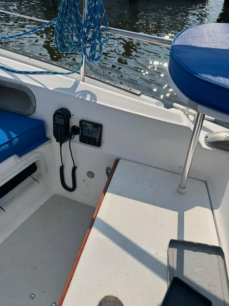 Slide: The Image of Catalina C-36 Sloop 1984 - 10