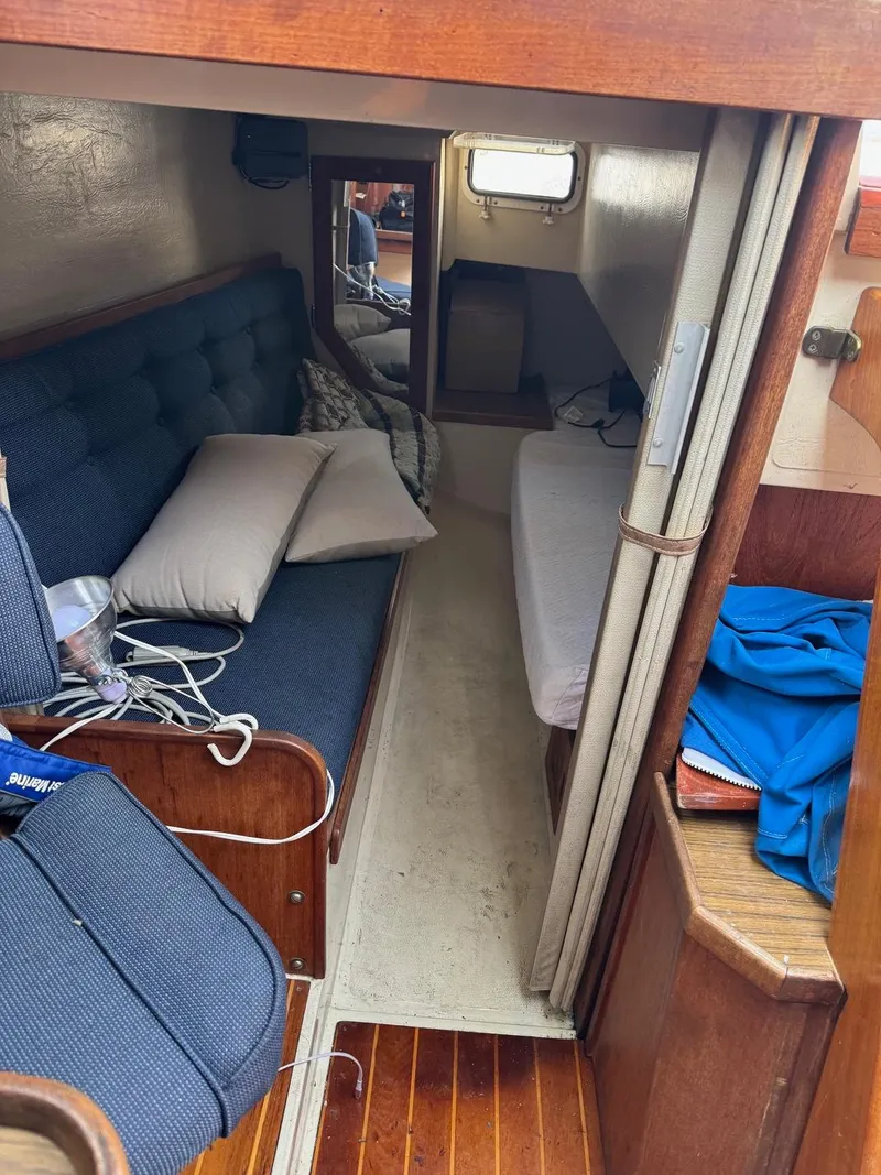 Slide: The Image of Catalina C-36 Sloop 1984 - 11