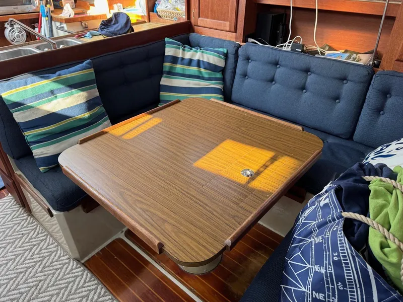 Slide: The Image of Catalina C-36 Sloop 1984 - 12