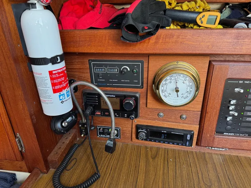 Slide: The Image of Catalina C-36 Sloop 1984 - 15