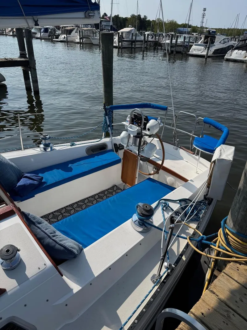 Slide: The Image of Catalina C-36 Sloop 1984 - 5