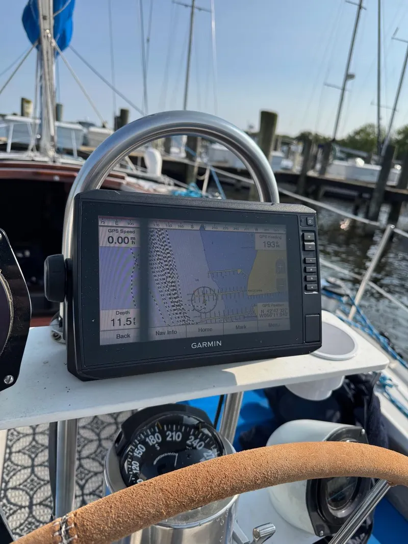 Slide: The Image of Catalina C-36 Sloop 1984 - 9