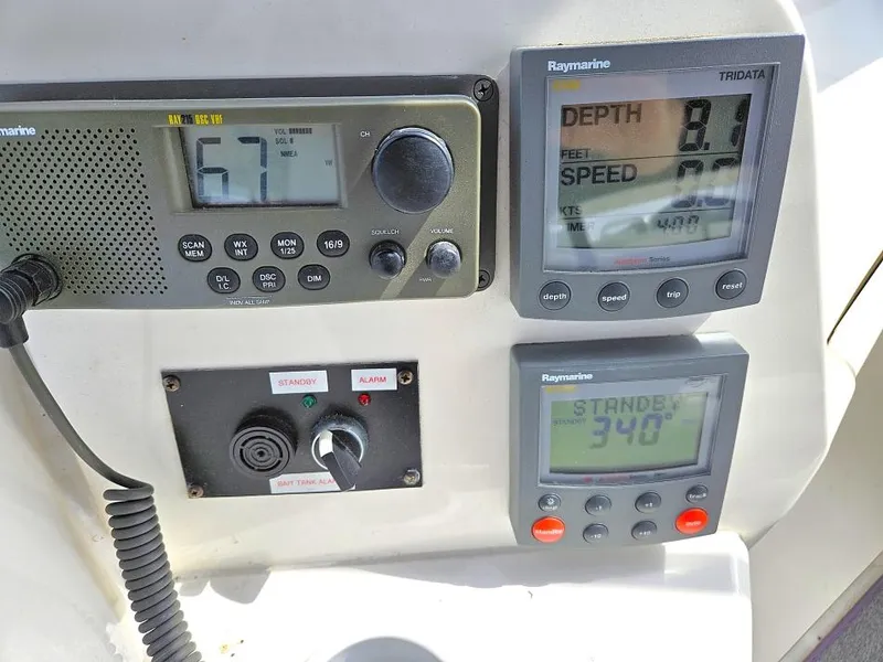 Slide: The Image of Silverton 43 Motor Yacht 2004 - 24