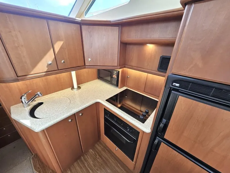 Slide: The Image of Silverton 43 Motor Yacht 2004 - 36