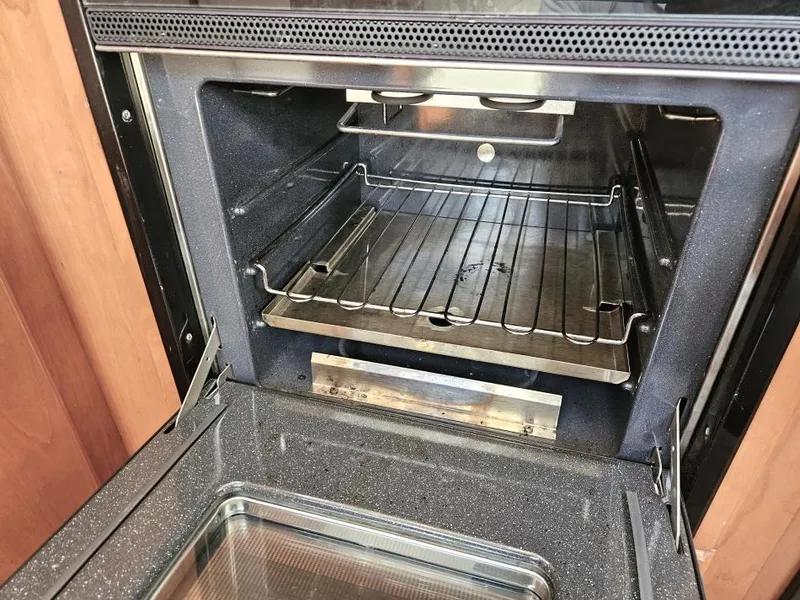 Slide: The Image of Silverton 43 Motor Yacht 2004 - 39