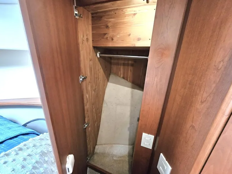 Slide: The Image of Silverton 43 Motor Yacht 2004 - 50