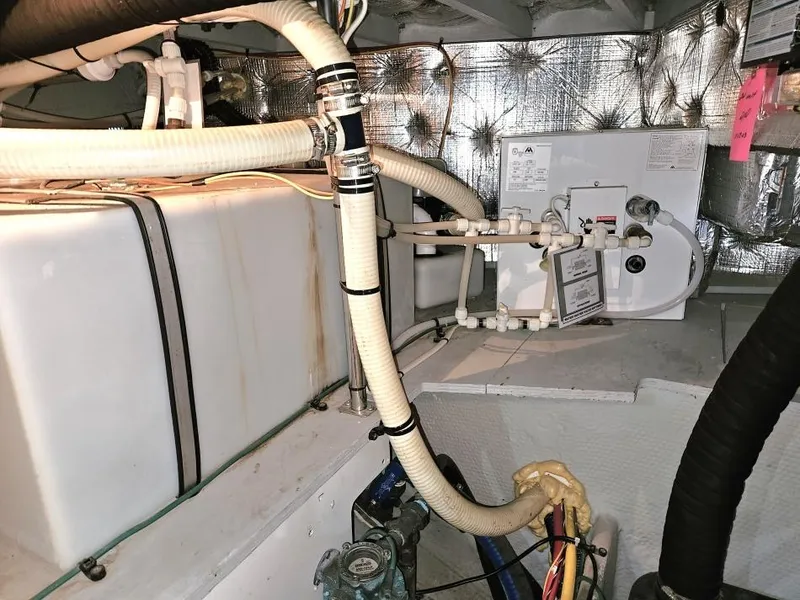 Slide: The Image of Silverton 43 Motor Yacht 2004 - 66