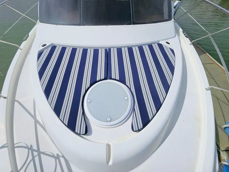 Slide: The Image of Silverton 43 Motor Yacht 2004 - 9