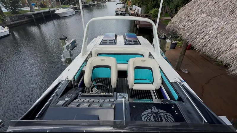 Slide: The Image of Wellcraft Scarab 38 KV 1988 - 54