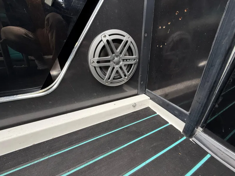 Slide: The Image of Wellcraft Scarab 38 KV 1988 - 56