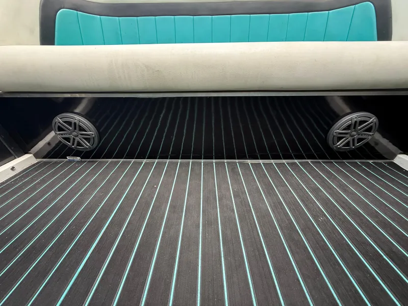 Slide: The Image of Wellcraft Scarab 38 KV 1988 - 59