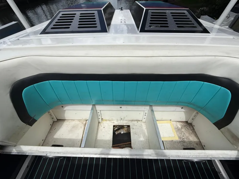 Slide: The Image of Wellcraft Scarab 38 KV 1988 - 60