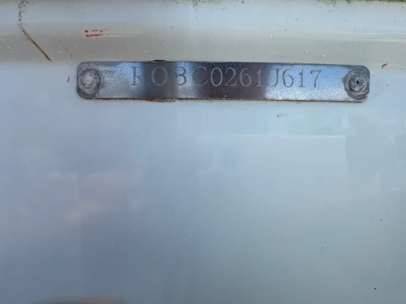 Slide: The Image of 2017 Robalo R200 Center Console boat identification plate with serial number. - 40