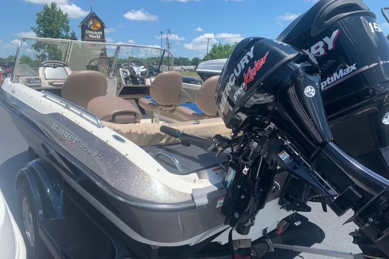 Slide: The Image of 2008 Ranger 1850VS boat with Mercury engine at Outdoor World. - 2