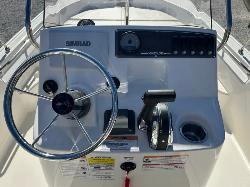 Slide: The Image of Boston Whaler 170 Montauk 2026 - 13