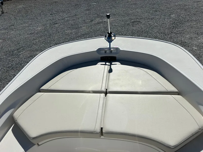 Slide: The Image of Boston Whaler 170 Montauk 2026 - 21