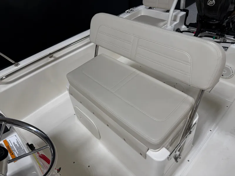 Slide: The Image of Boston Whaler 170 Montauk 2026 - 19