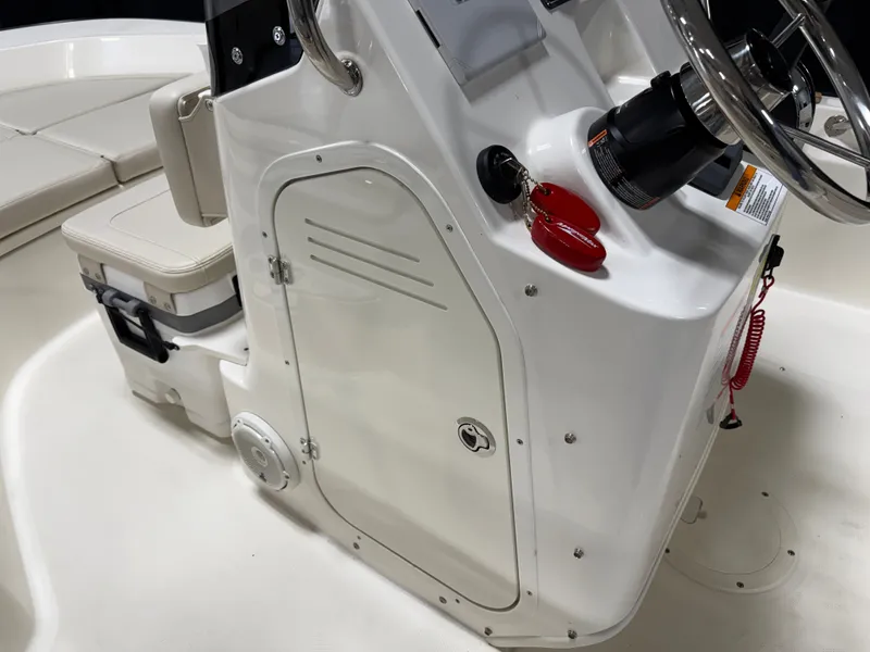 Slide: The Image of Boston Whaler 170 Montauk 2026 - 29