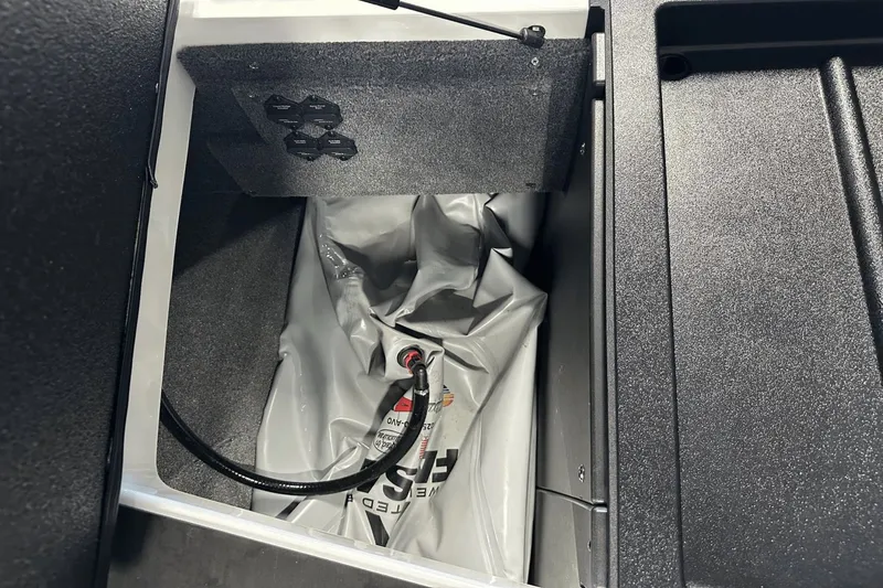 Slide: The Image of Malibu Wakesetter 21 VLX 2021 - 16