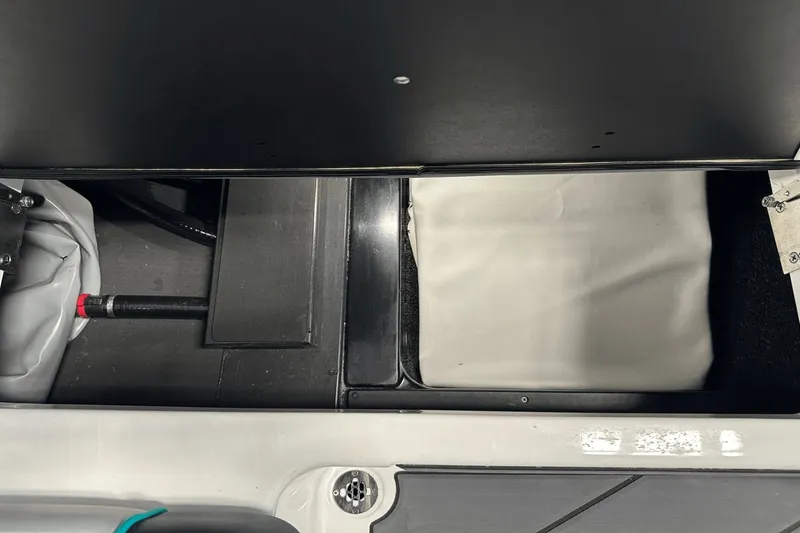 Slide: The Image of Malibu Wakesetter 21 VLX 2021 - 30