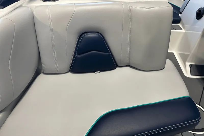 Slide: The Image of Malibu Wakesetter 21 VLX 2021 - 36