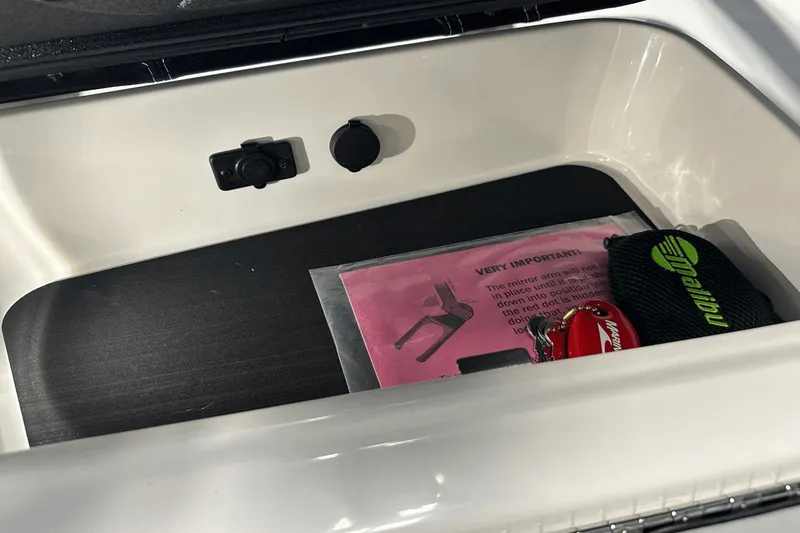 Slide: The Image of Malibu Wakesetter 21 VLX 2021 - 41