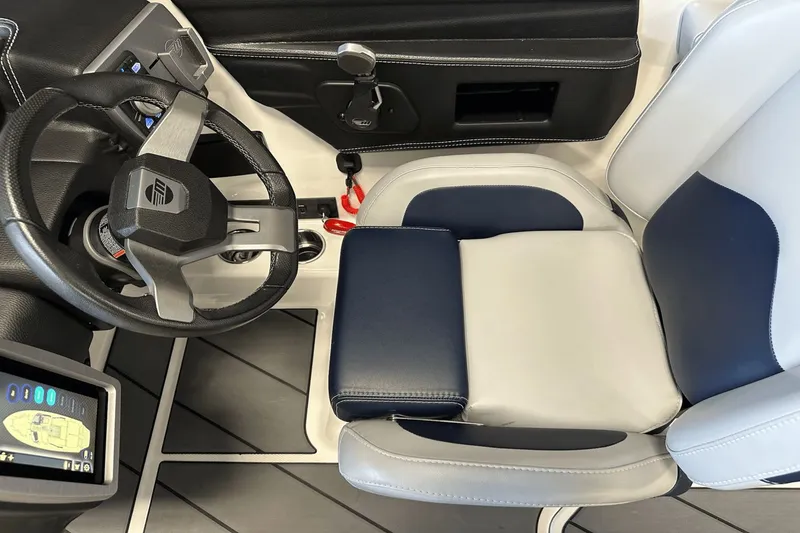 Slide: The Image of Malibu Wakesetter 21 VLX 2021 - 43