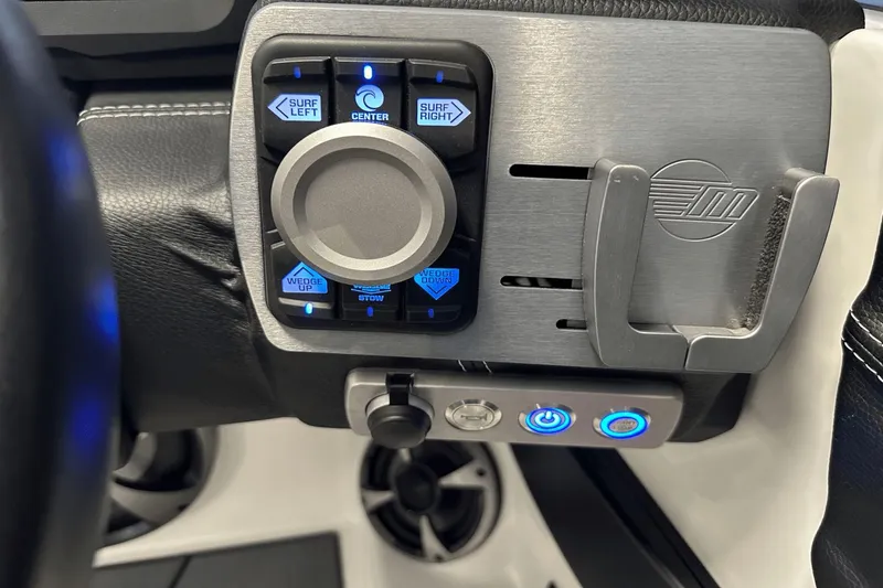 Slide: The Image of Malibu Wakesetter 21 VLX 2021 - 47