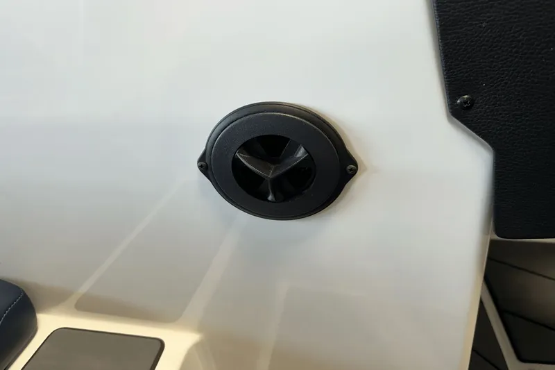 Slide: The Image of Malibu Wakesetter 21 VLX 2021 - 52