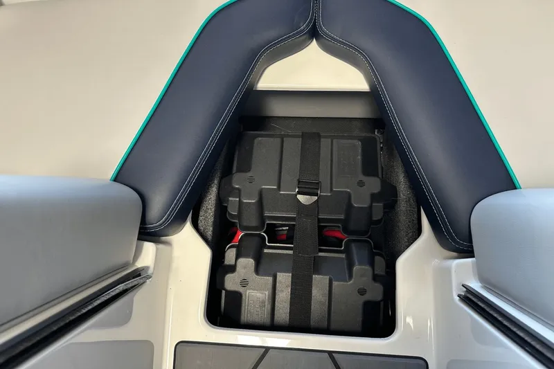 Slide: The Image of Malibu Wakesetter 21 VLX 2021 - 54
