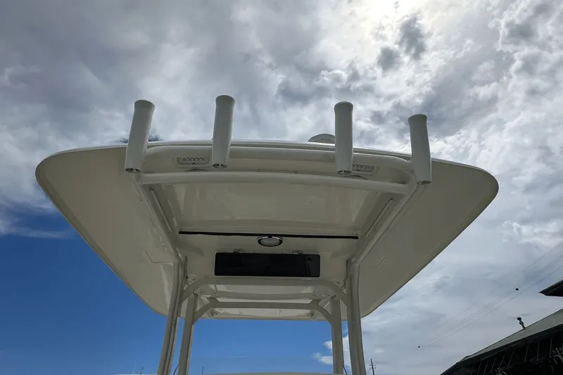 Slide: The Image of Boston Whaler 270 Dauntless 2021 - 11