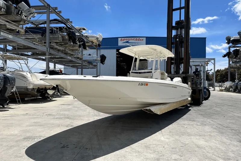 Slide: The Image of Boston Whaler 270 Dauntless 2021 - 5