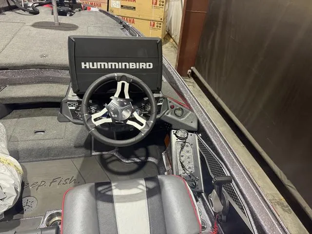 Slide: The Image of Skeeter FXR20 Apex 2022 - 12