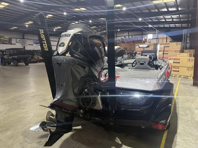 Slide: The Image of Skeeter FXR20 Apex 2022 - 4