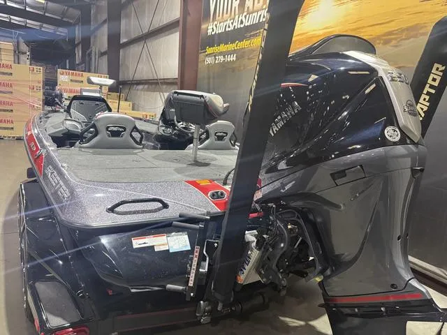 Slide: The Image of Skeeter FXR20 Apex 2022 - 5