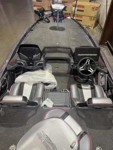 Slide: The Image of Skeeter FXR20 Apex 2022 - 6