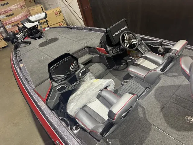 Slide: The Image of Skeeter FXR20 Apex 2022 - 7