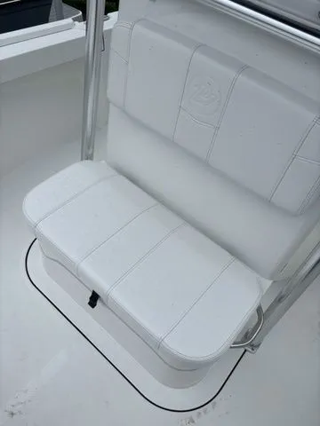 Slide: The Image of Parker Marine 210 Coastal CC 2026 - 14