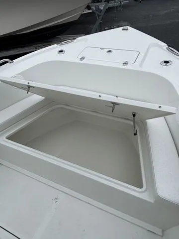 Slide: The Image of Parker Marine 210 Coastal CC 2026 - 11