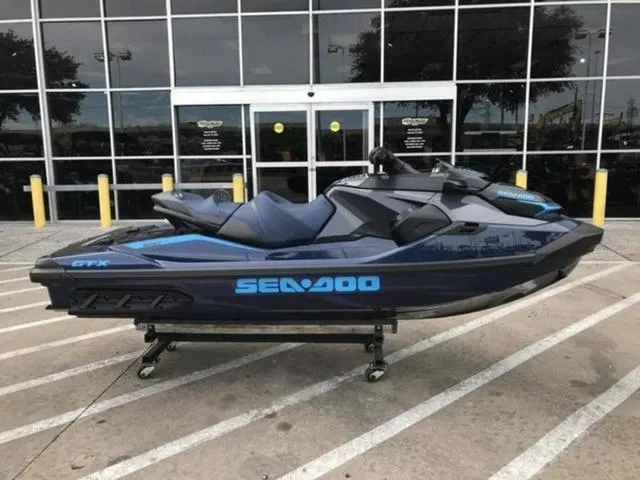 The Image of Sea-Doo GTX 230 2025 - 1