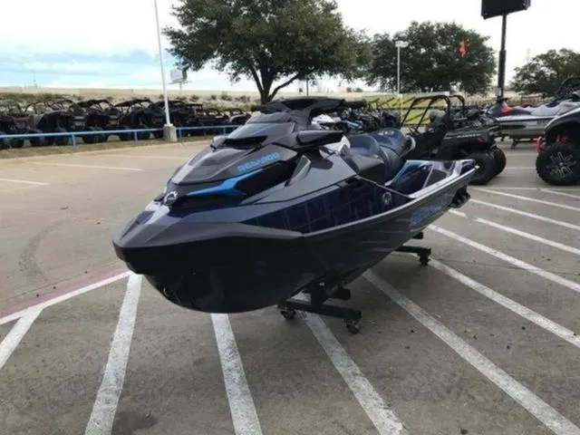 Slide: The Image of Sea-Doo GTX 230 2025 - 9
