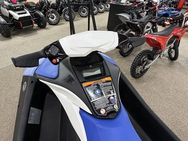 Slide: The Image of Sea-Doo Spark for 3 2025 - 9