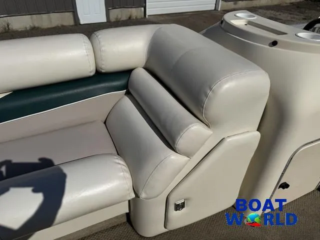 Slide: The Image of Bennington 2275 LX Pontoon 1998 - 15