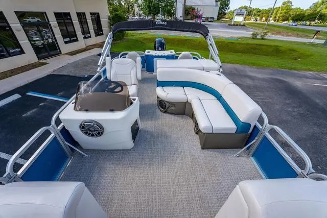Slide: The Image of Tahoe GT Fish Rear 23' 2019 - 10